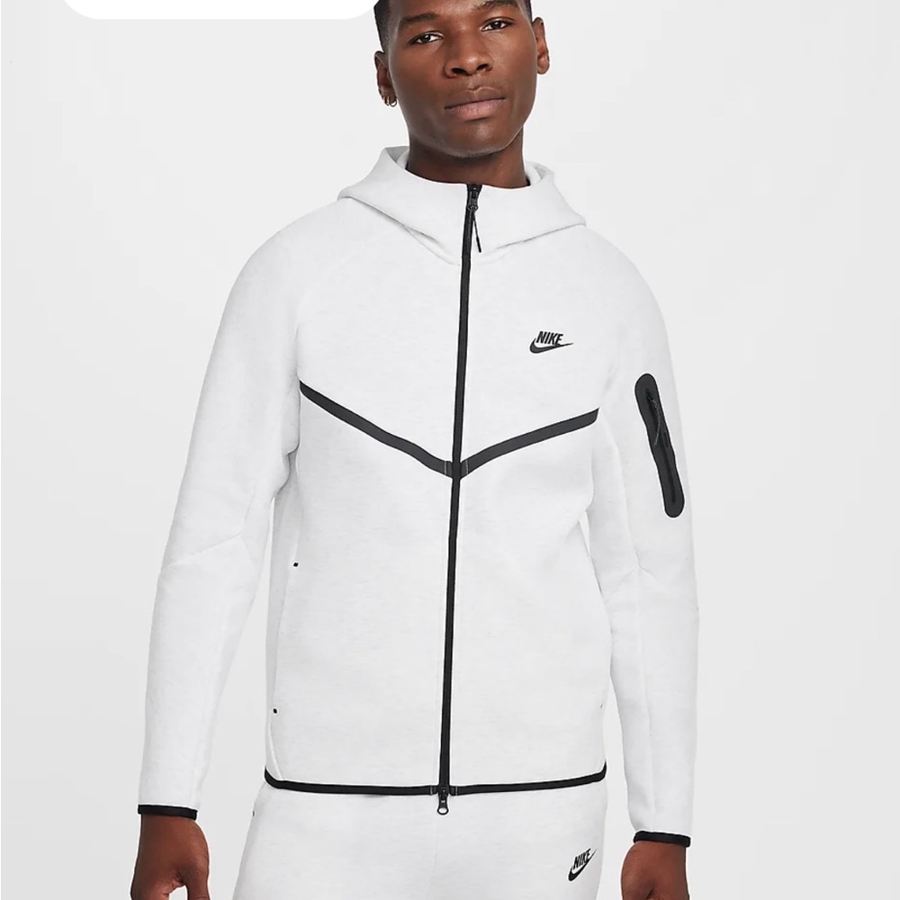 Nike Men's White Nike Tech